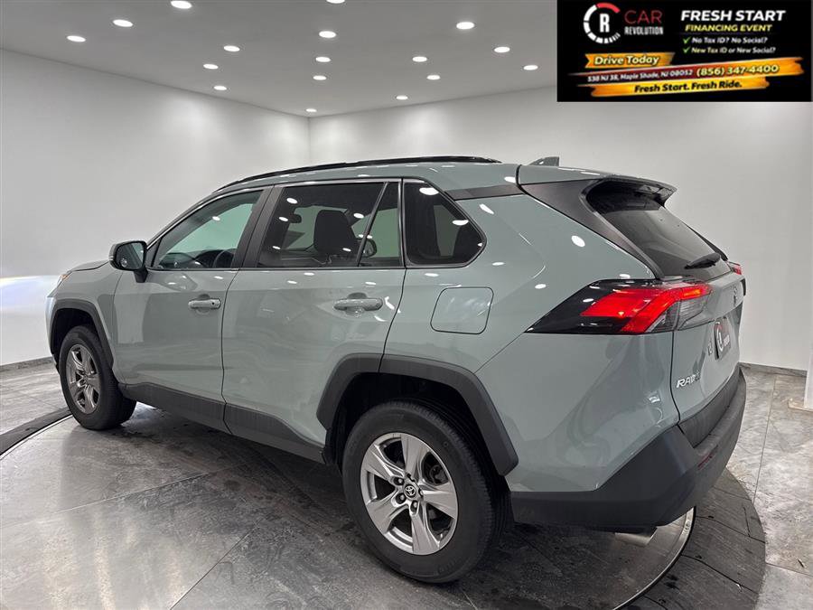 Used 2022 Toyota RAV4 XLE image 17