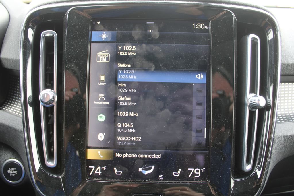 Used 2021 Volvo XC40 T5 R-Design image 41