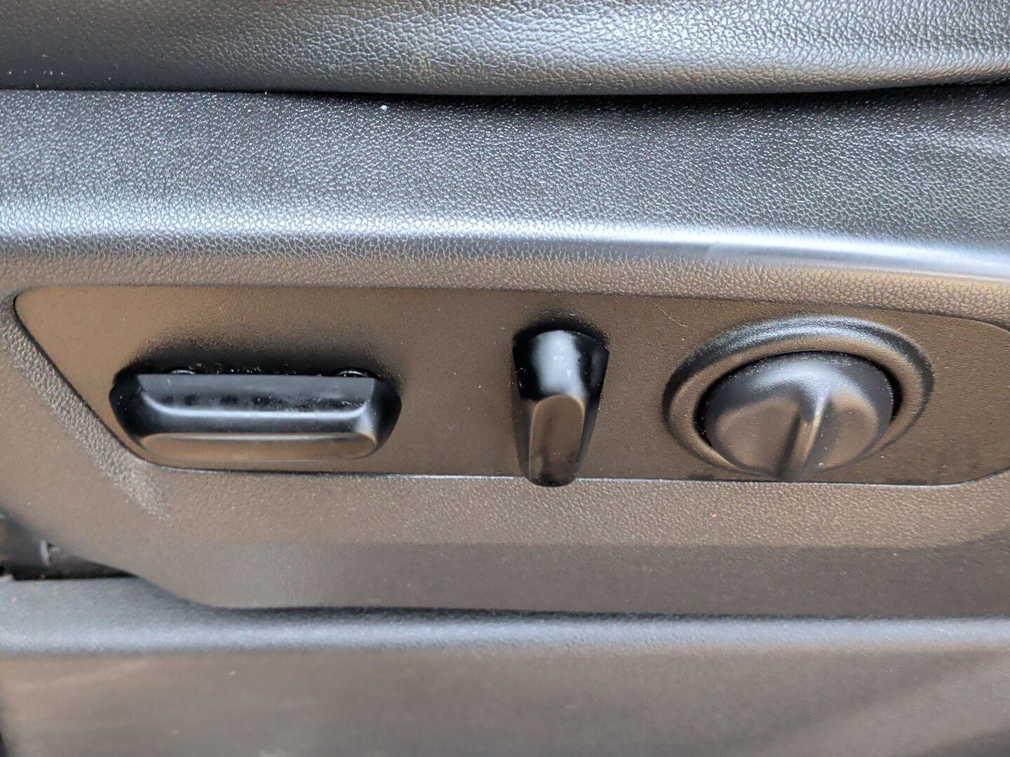 Used 2019 GMC Sierra 1500 AT4 w/ AT4 Premium Package image 13