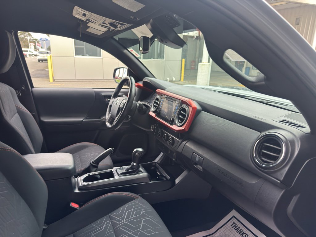 Used 2018 Toyota Tacoma TRD Off-Road image 14