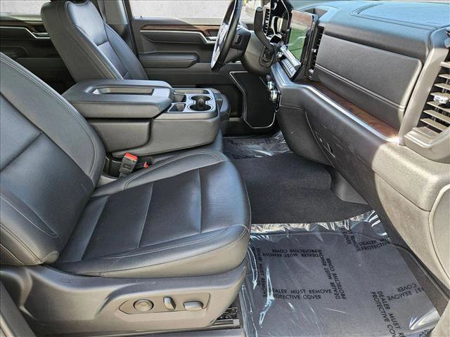 Used 2025 GMC Sierra 1500 SLT AWD/4WD image 18