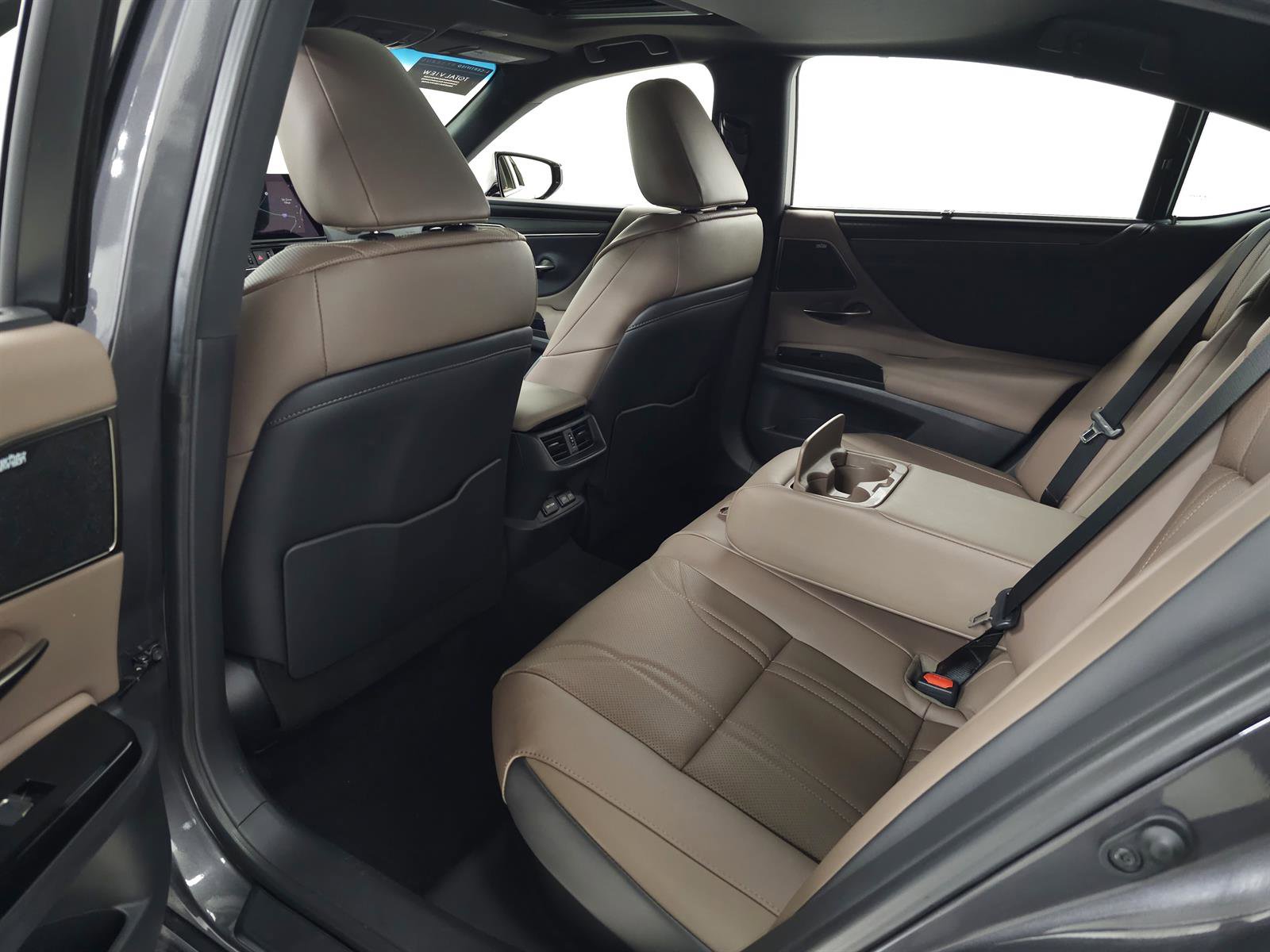 Used 2025 Lexus ES 300h Ultra Luxury image 36