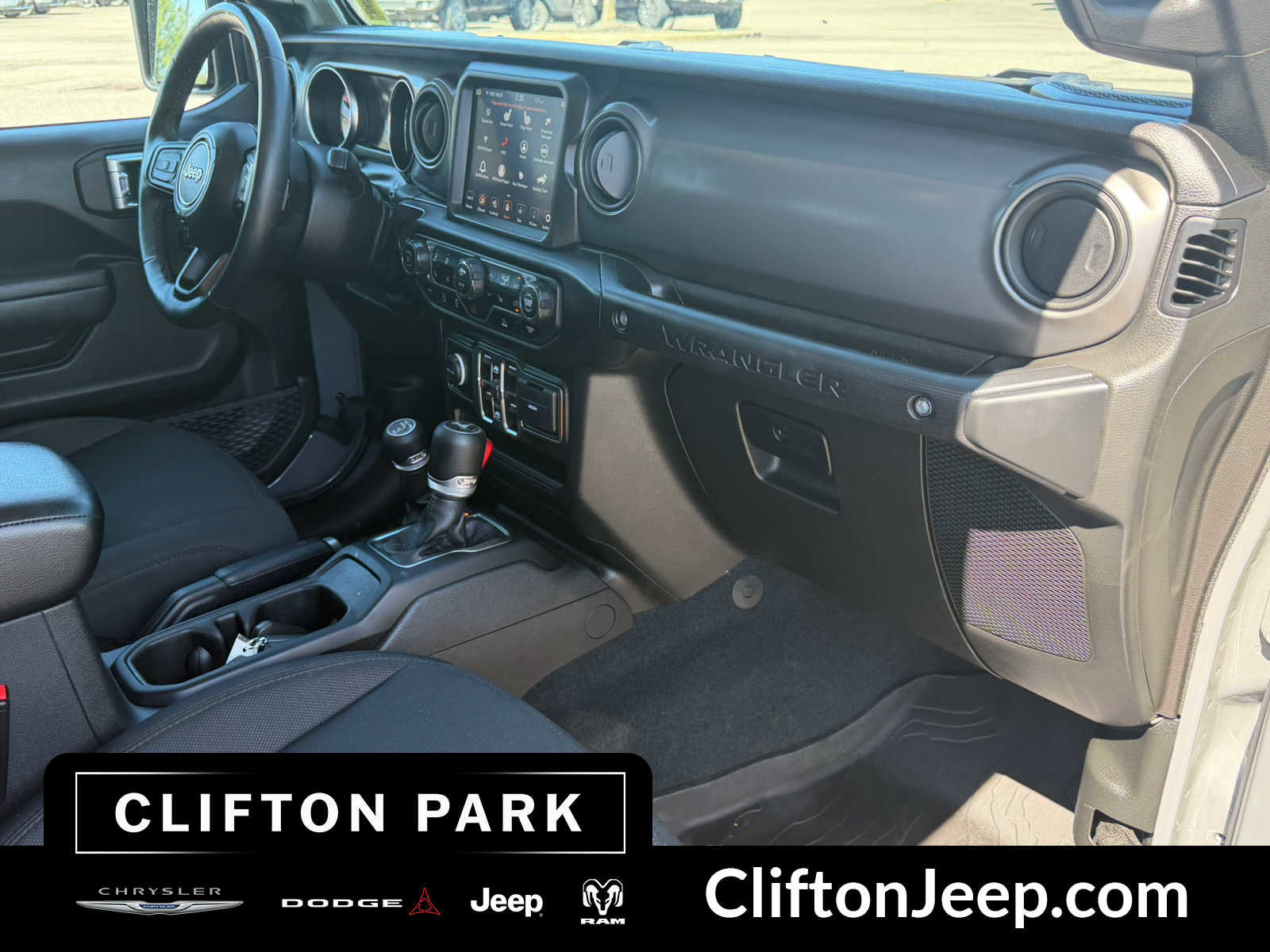 Used 2022 Jeep Wrangler Unlimited Sport image 18