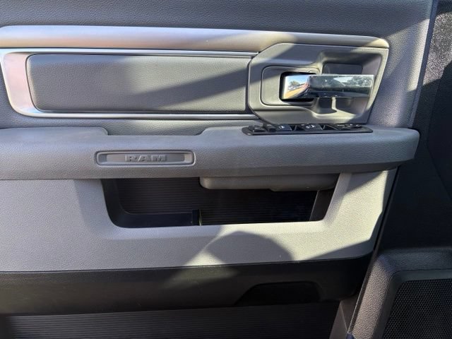 Used 2018 RAM 1500 Classic SLT w/ Luxury Group AWD/4WD image 21