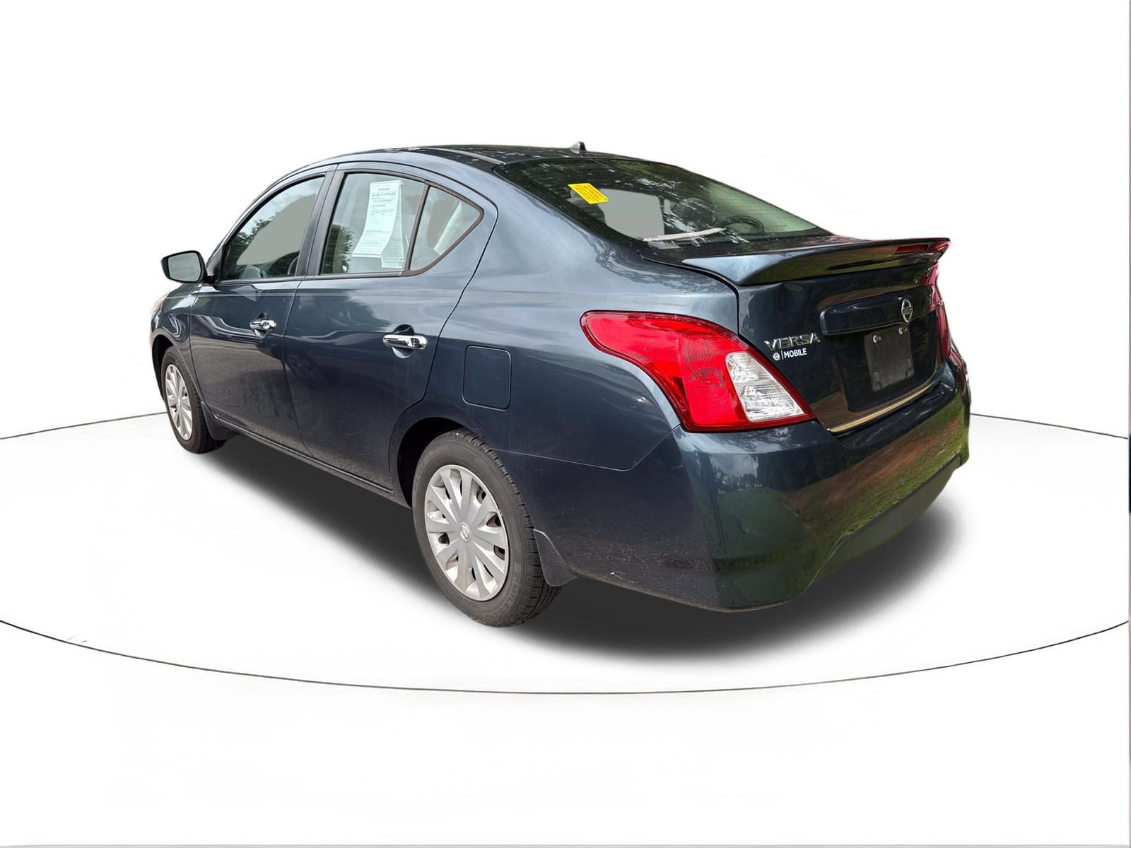 Used 2017 Nissan Versa SV FWD image 3