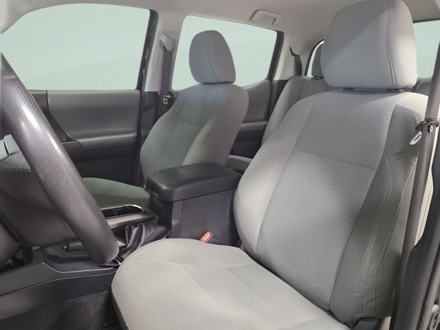 Used 2019 Toyota Tacoma SR5 AWD/4WD image 19