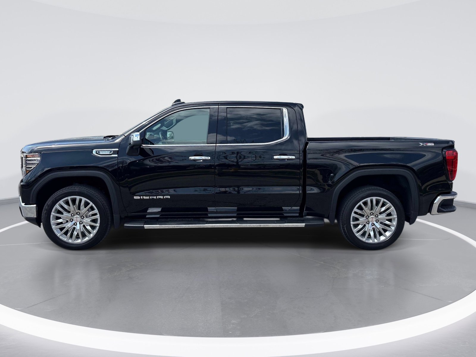 Certified 2023 GMC Sierra 1500 SLT w/ SLT Convenience Package image 5