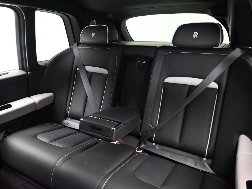 New 2027 Rolls-Royce Cullinan Black Badge AWD/4WD image 19