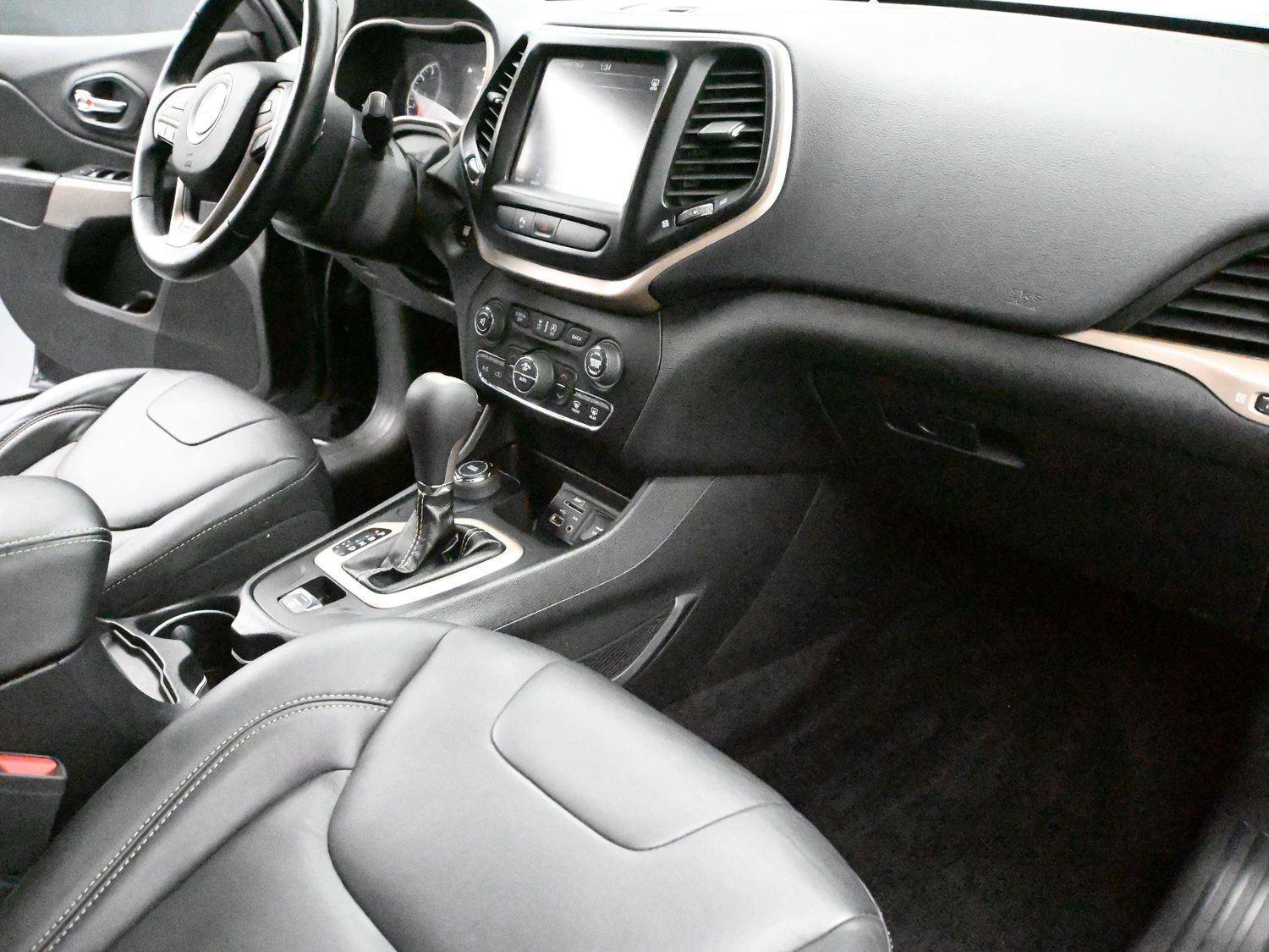 Used 2018 Jeep Cherokee Limited image 15