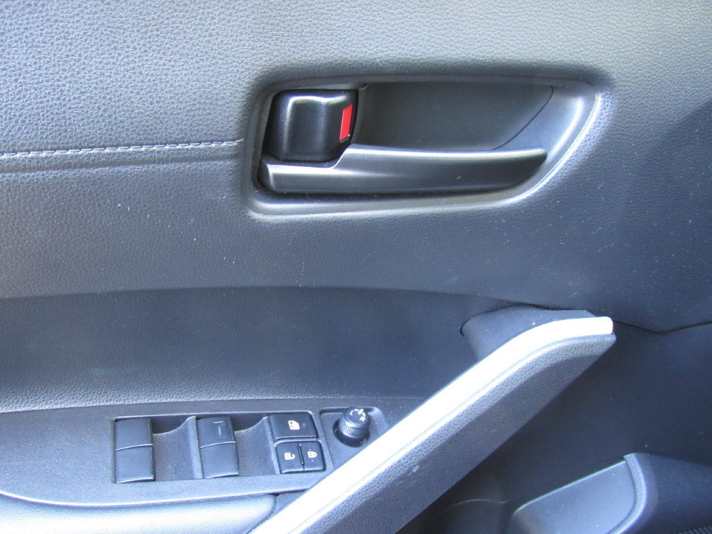 Used 2025 Toyota Corolla Cross LE AWD/4WD image 30