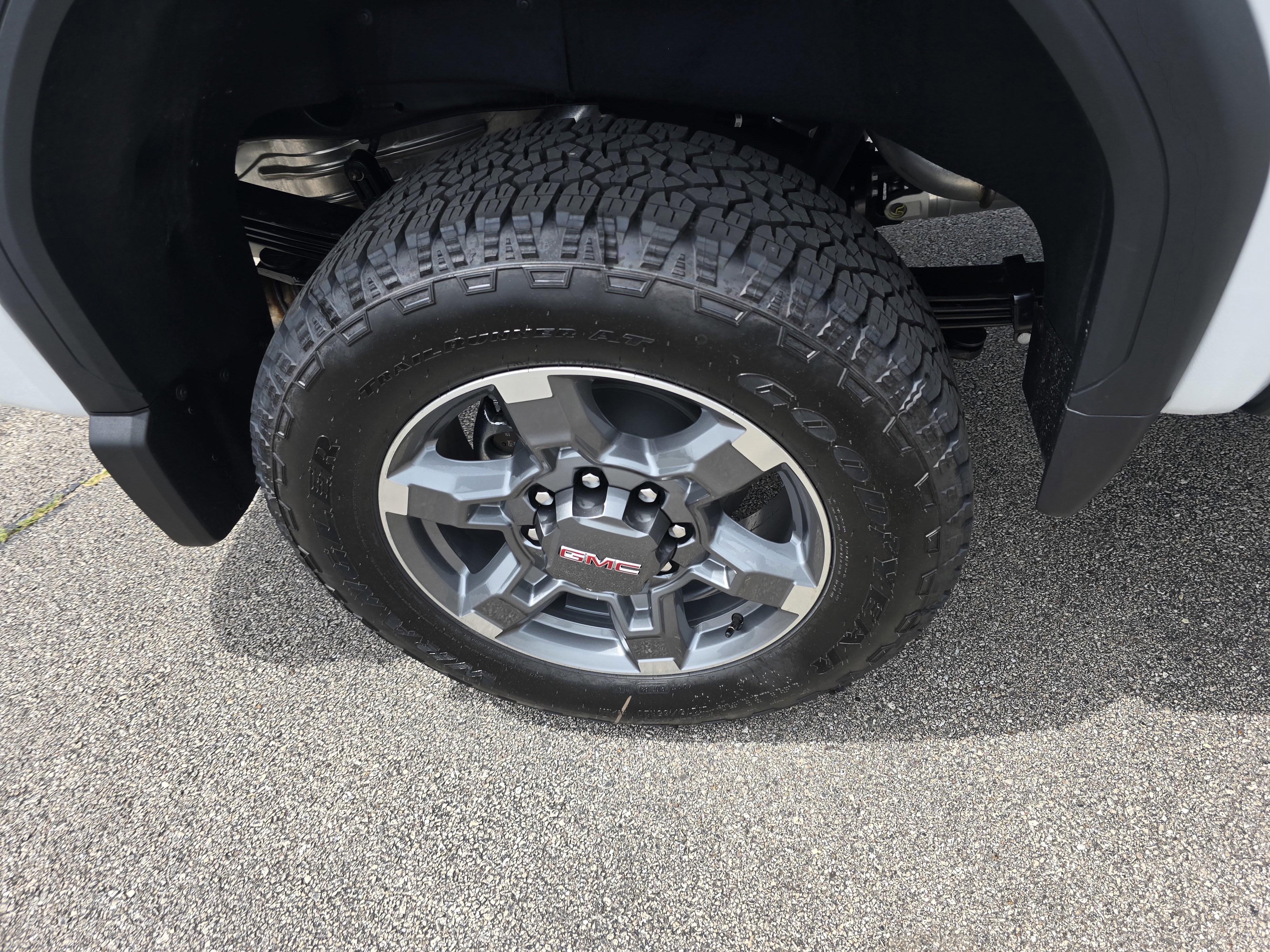 New 2025 GMC Sierra 2500 SLT w/ SLT Convenience Package image 13