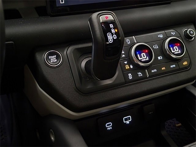 Used 2023 Land Rover Defender 90 X-Dynamic SE image 22