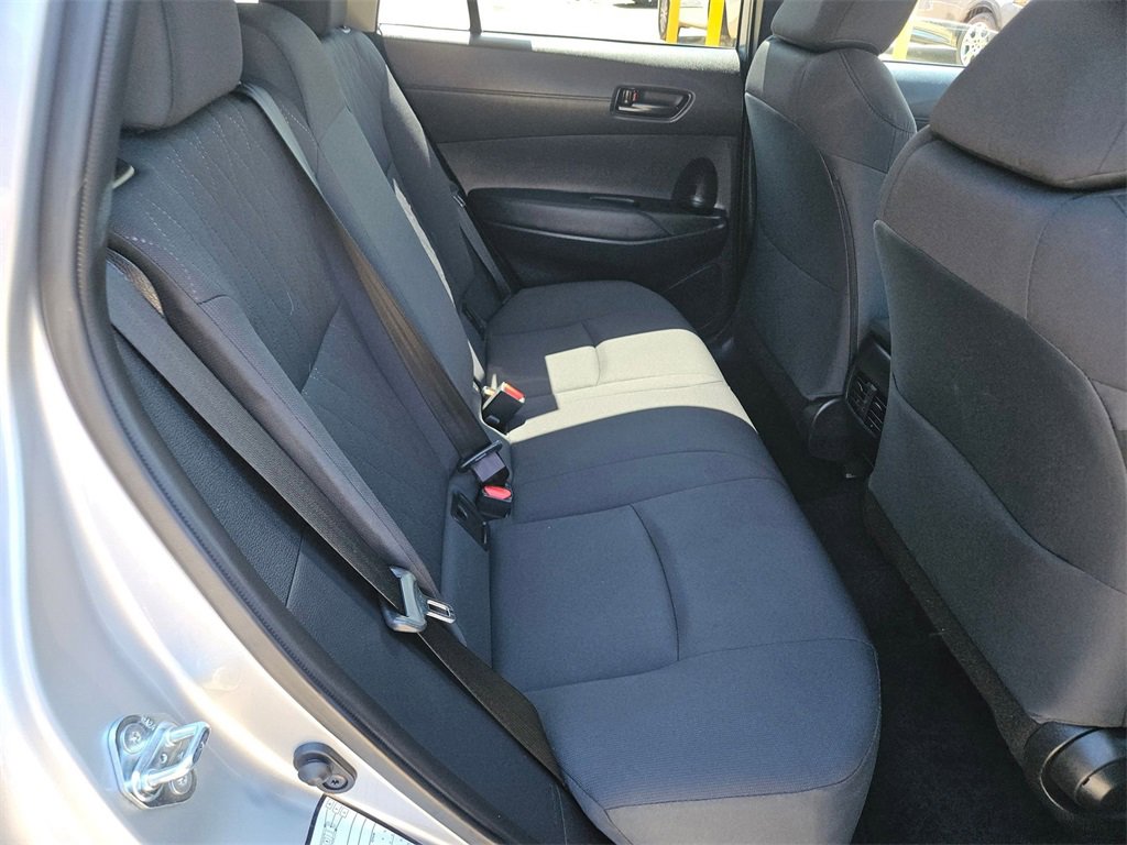 Used 2025 Toyota Corolla Cross LE image 28