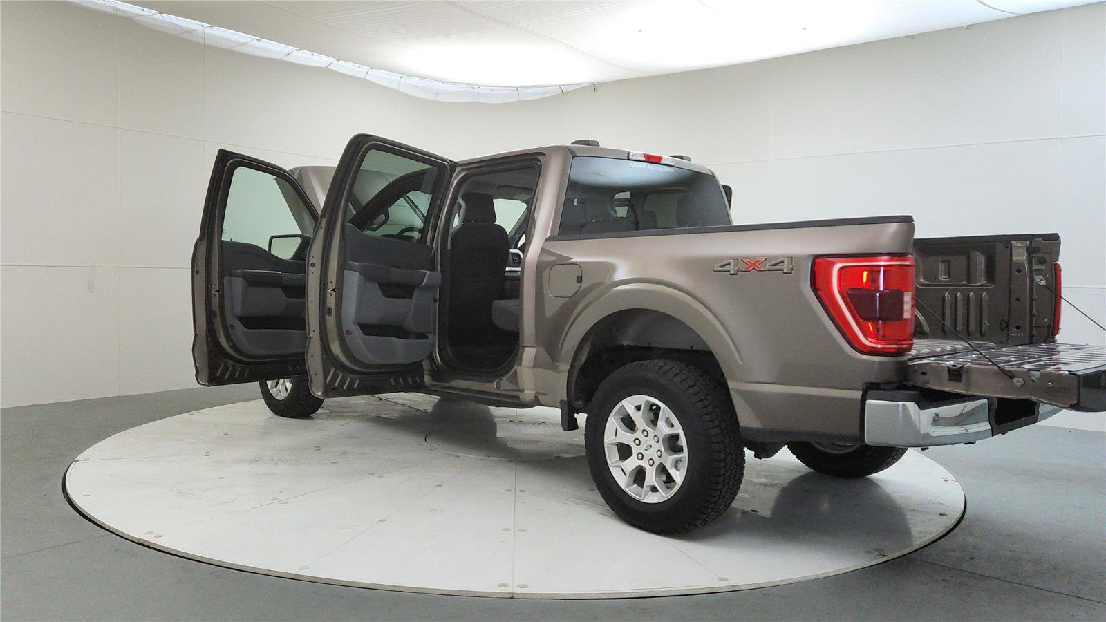 Used 2023 Ford F150 XLT image 12