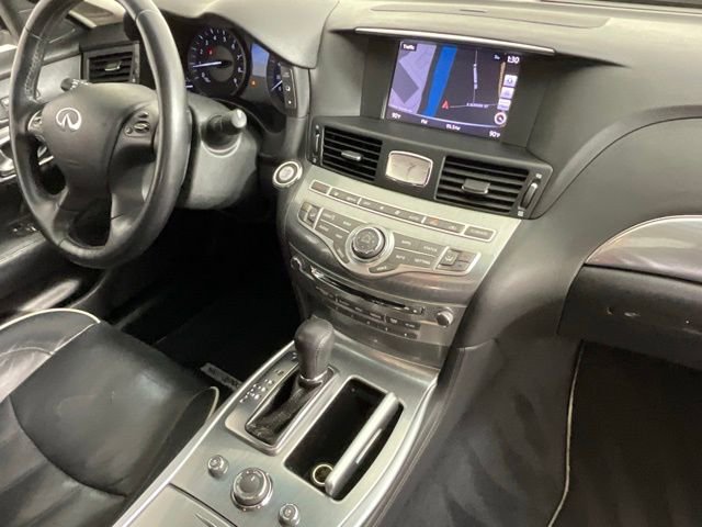 Used 2018 INFINITI Q70 L 3.7 image 18