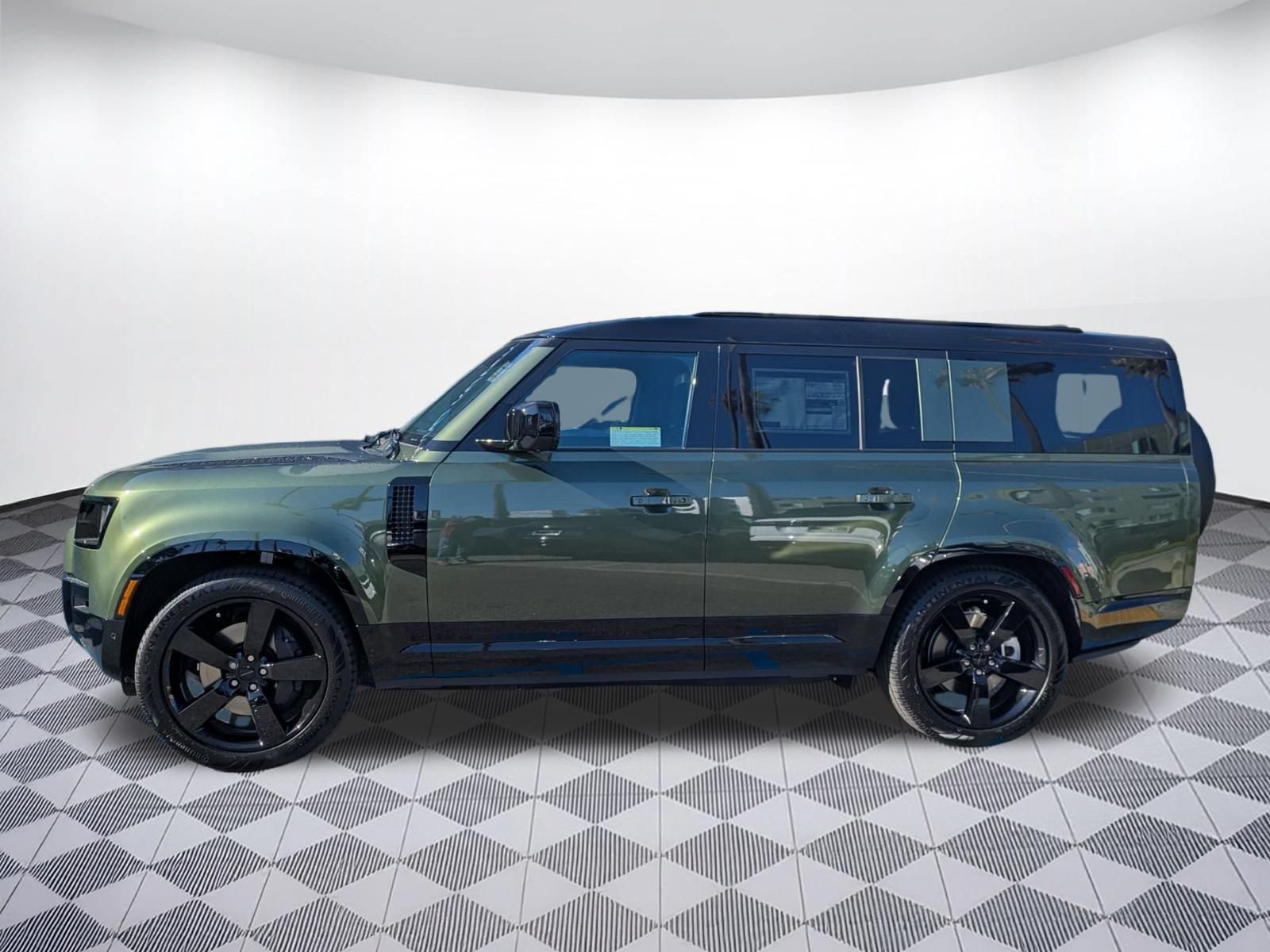 New 2026 Land Rover Defender 130 X-Dynamic SE AWD/4WD image 2