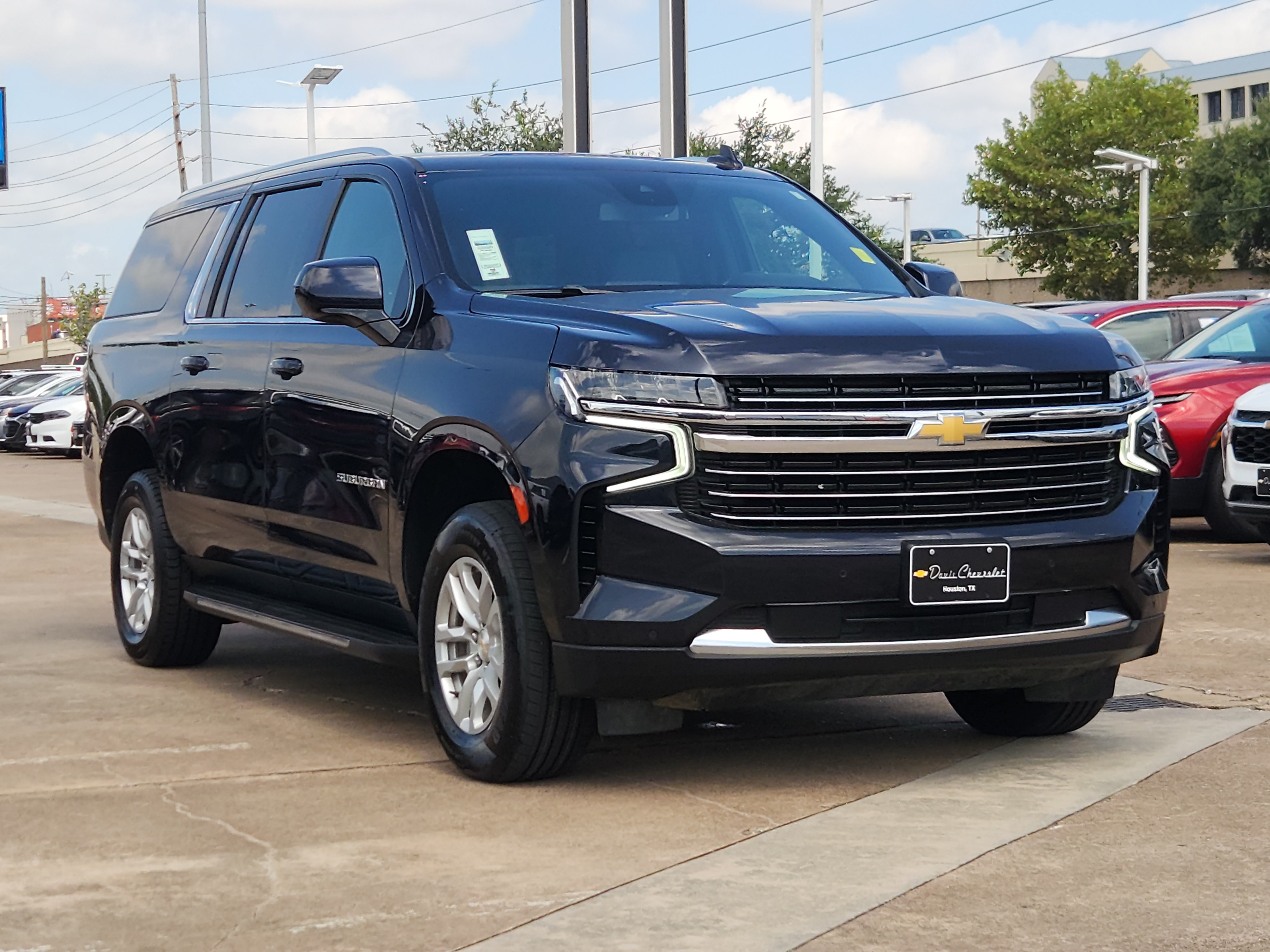 Certified 2024 Chevrolet Suburban LT AWD/4WD image 4