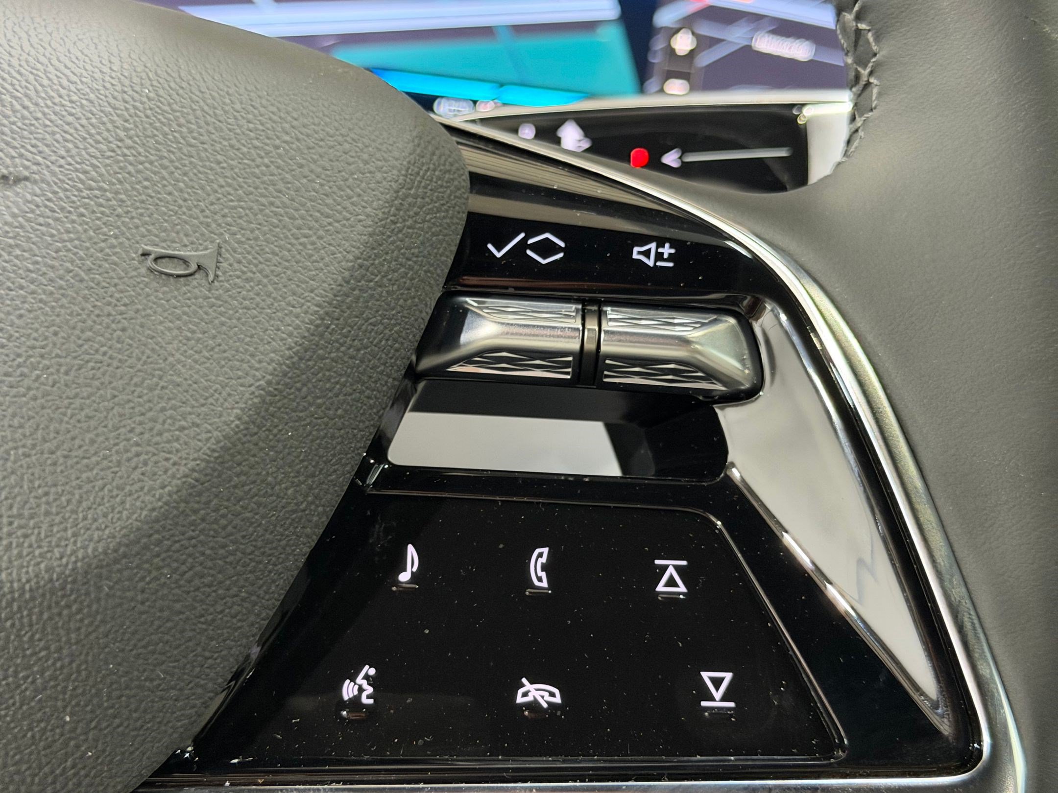 New 2026 Cadillac Vistiq Sport w/ LPO, Floor Liner Package AWD/4WD image 35