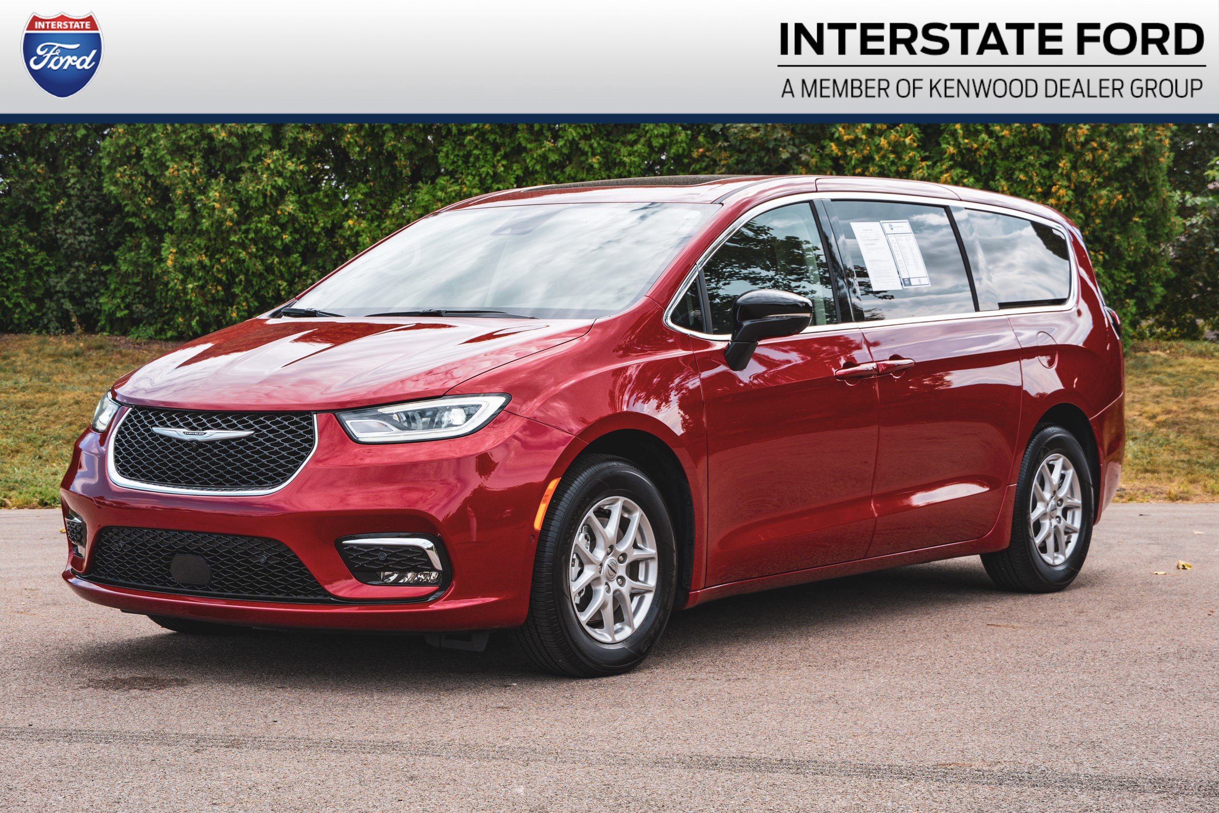 Used 2024 Chrysler Pacifica Touring-L