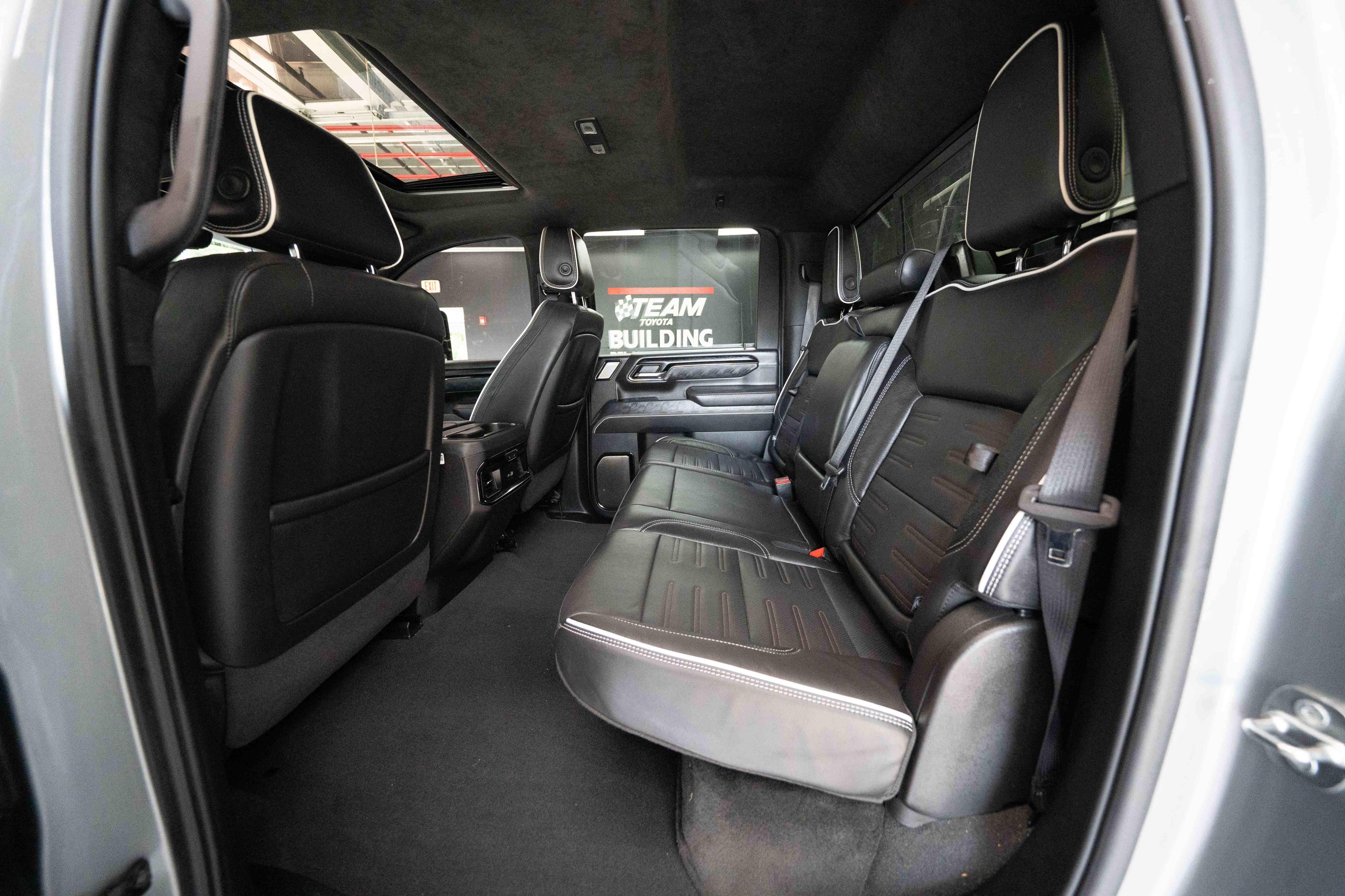 Used 2024 GMC Sierra 2500 AT4X AWD/4WD image 23