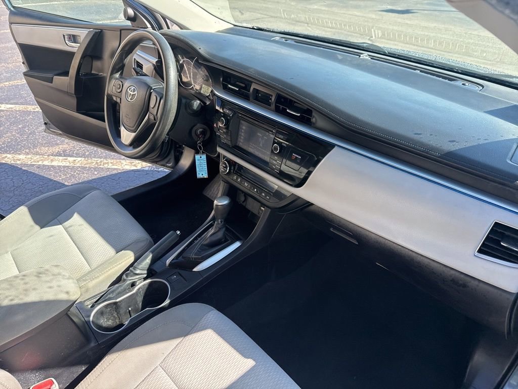 Used 2015 Toyota Corolla LE image 23