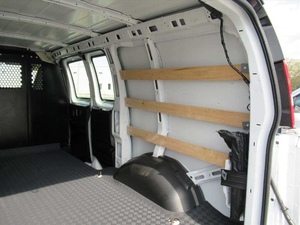 Used 2024 GMC Savana 2500 w/ Driver Convenience Package image 16