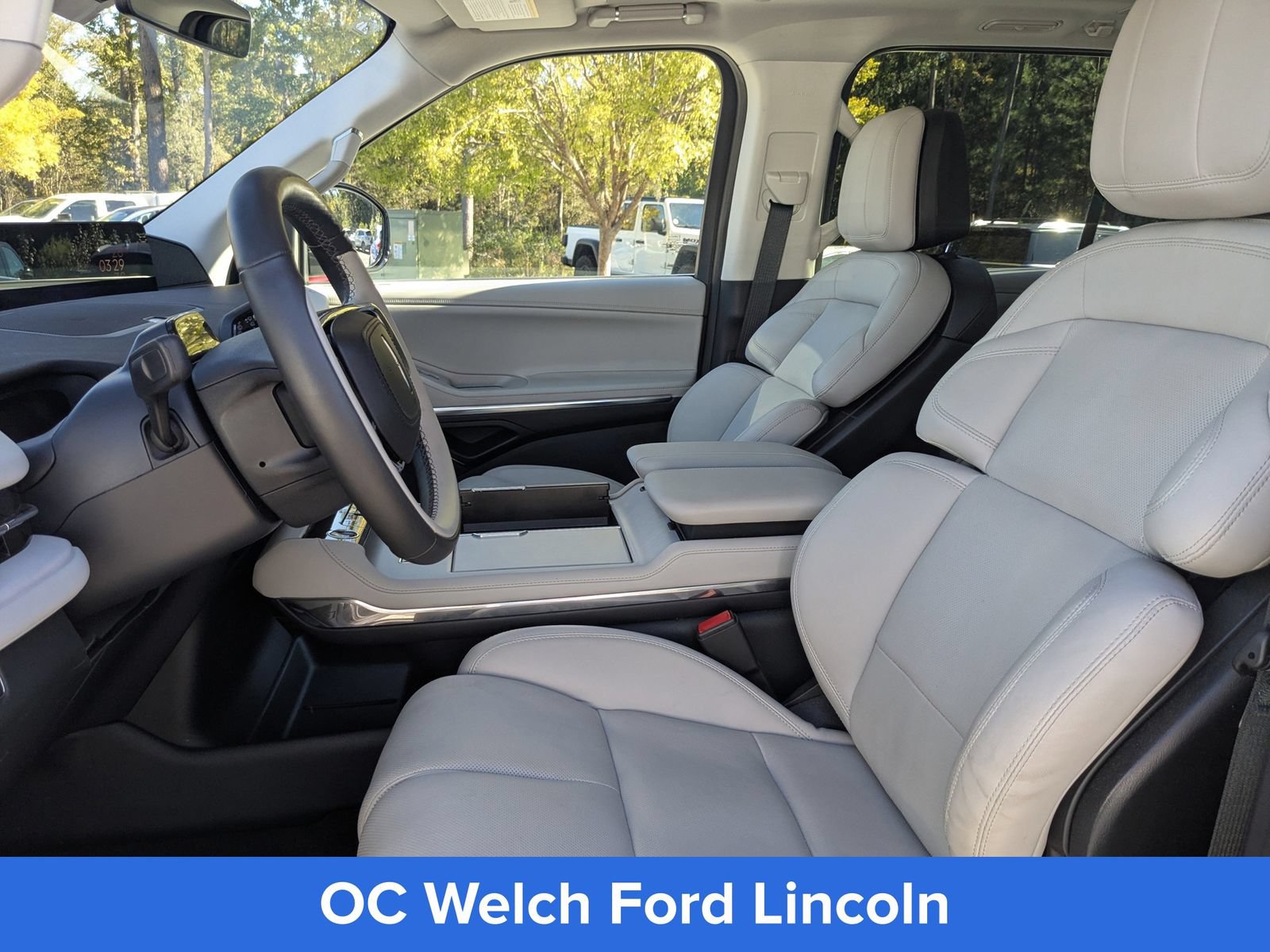 Certified 2025 Lincoln Navigator Reserve AWD/4WD image 24