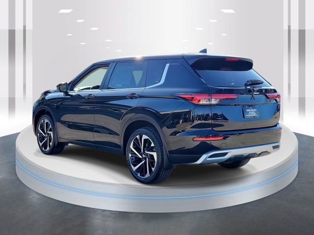 Used 2023 Mitsubishi Outlander SE image 4