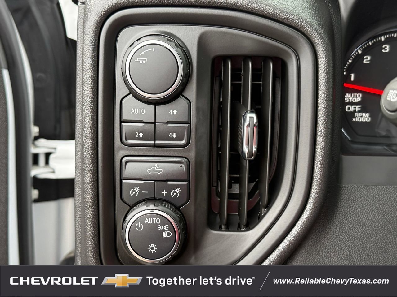 Used 2025 Chevrolet Silverado 1500 Custom Trail Boss image 27