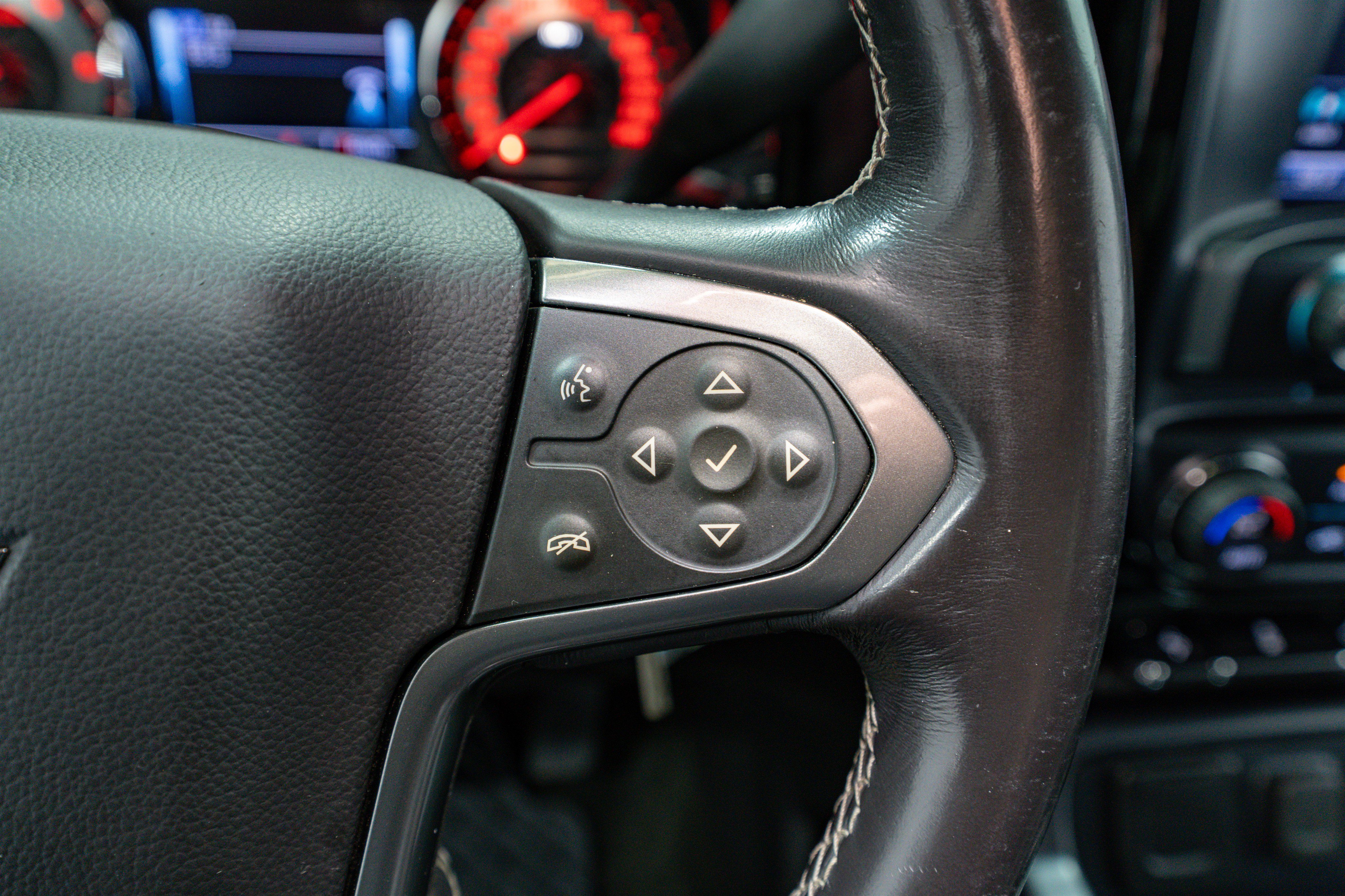 Used 2018 Chevrolet Silverado 1500 LT w/ All Star Edition image 26