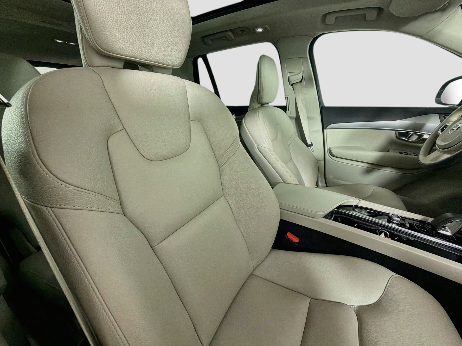 Certified 2023 Volvo XC90 B5 Core w/ Protection Package Premier AWD/4WD image 30