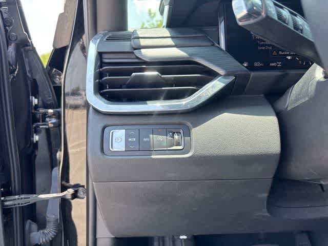 Used 2024 GMC Acadia Elevation AWD/4WD image 10