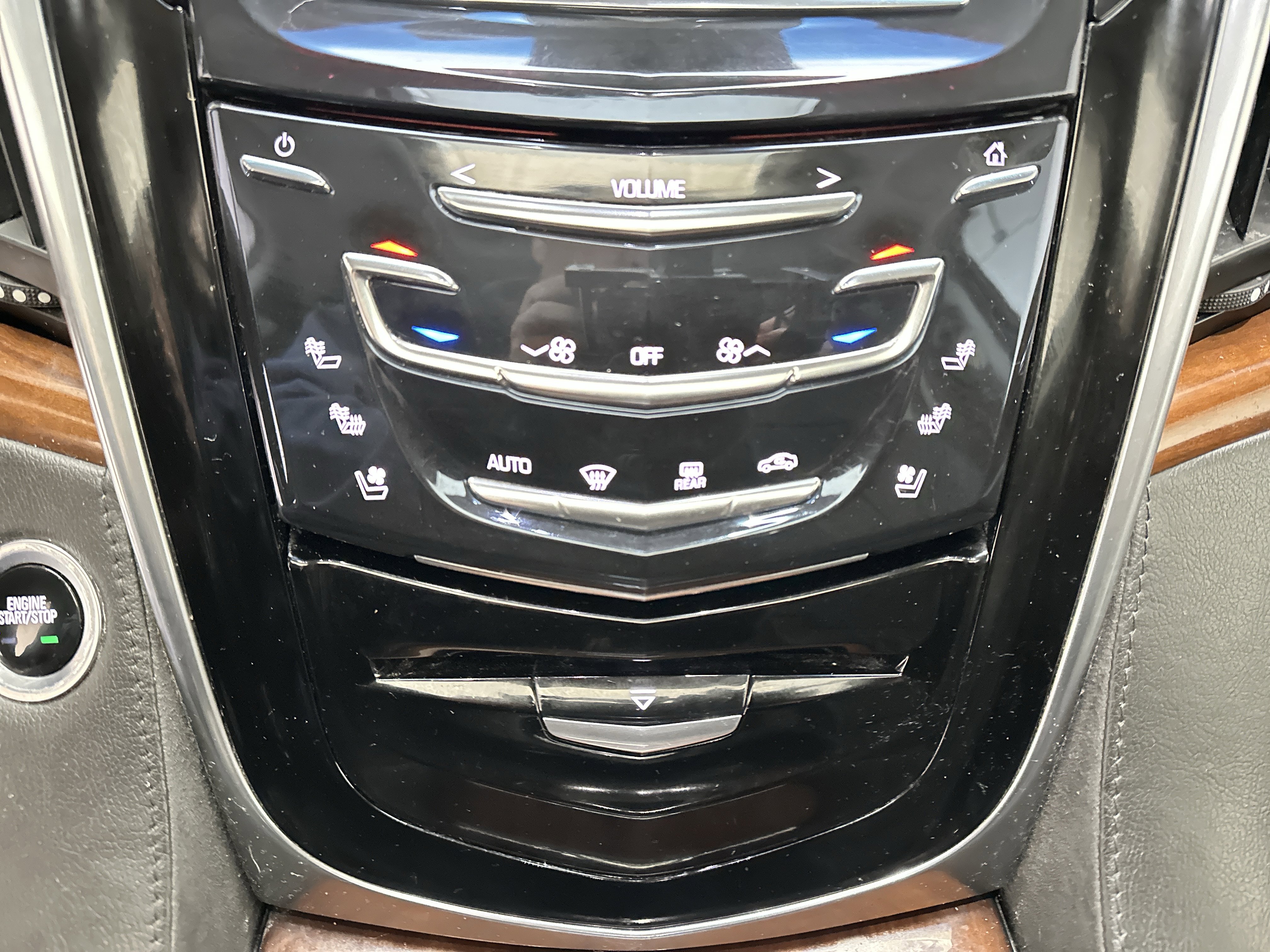 Used 2019 Cadillac Escalade Premium Luxury w/ LPO, Radiant Package image 41