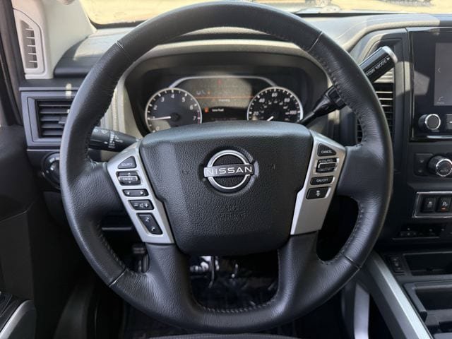 Used 2024 Nissan Titan SV w/ SV Convenience Package RWD image 13