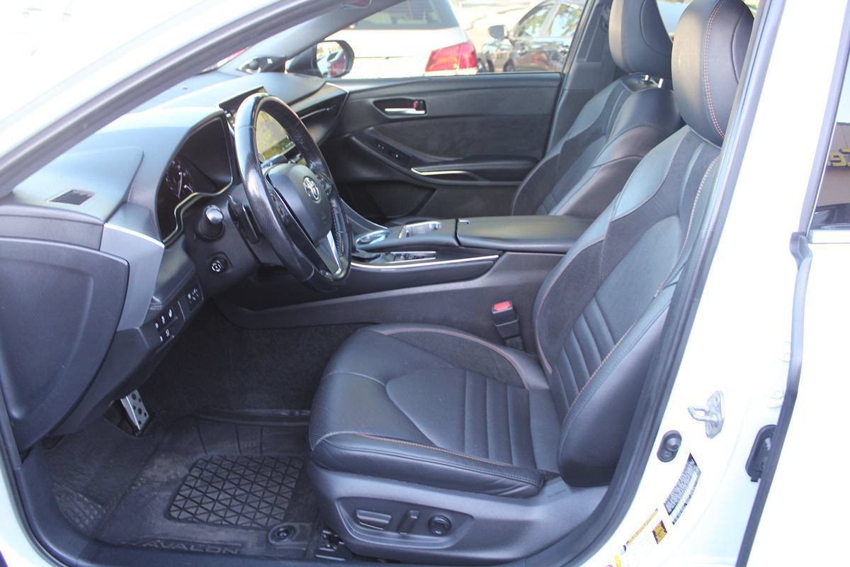 Used 2019 Toyota Avalon Touring w/ Advanced Safety Package FWD image 20
