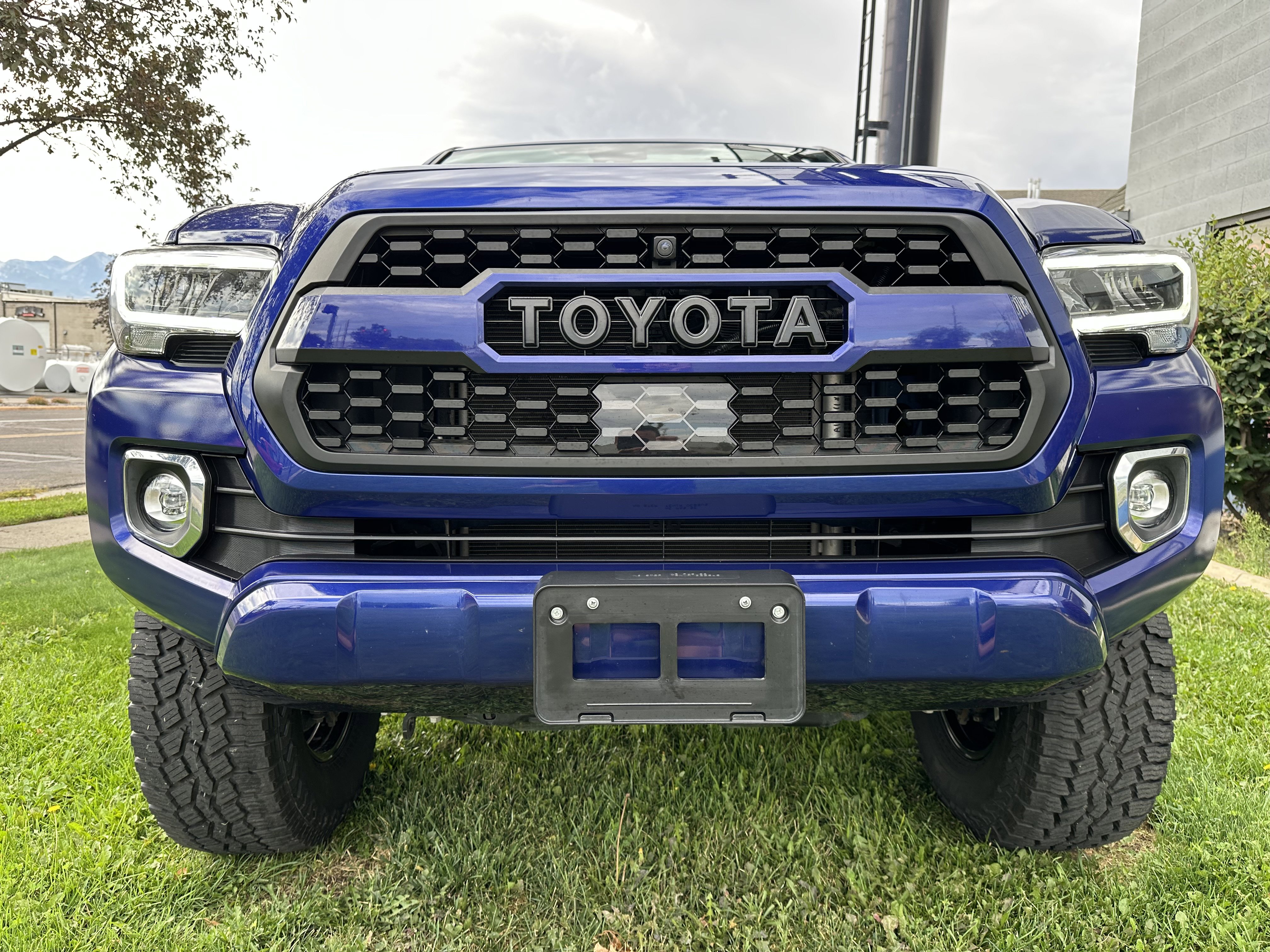 Used 2022 Toyota Tacoma Limited image 15