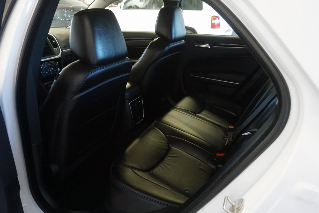 Used 2023 Chrysler 300 Touring L image 21