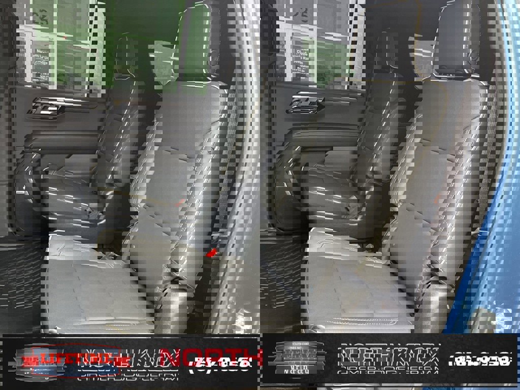 Used 2025 Chevrolet Suburban Premier image 14