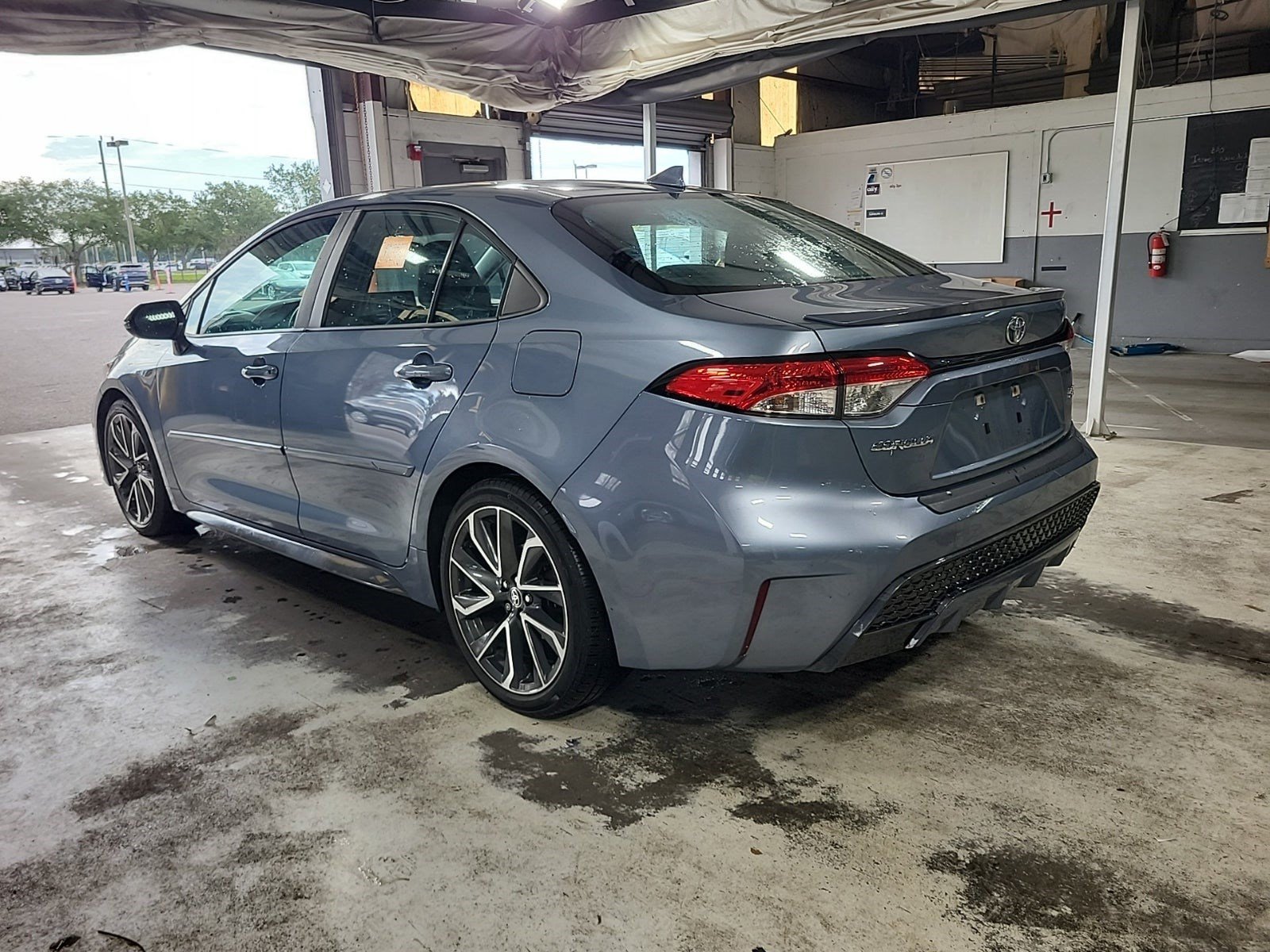 Used 2020 Toyota Corolla SE w/ SE Premium Package FWD image 8