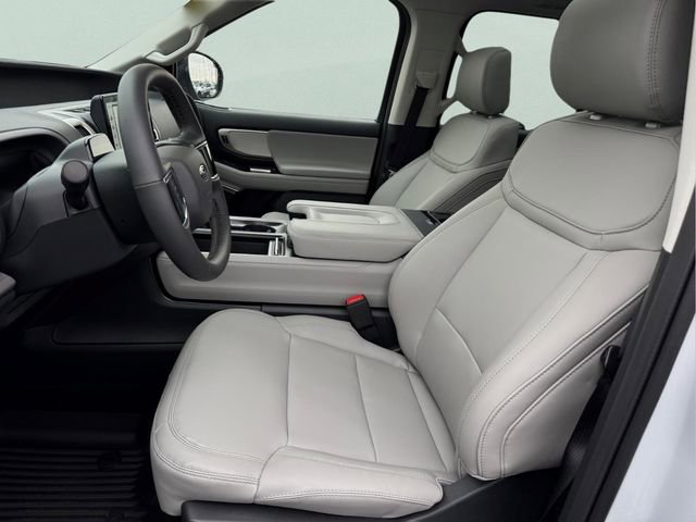 New 2026 Ford Expedition Active image 10