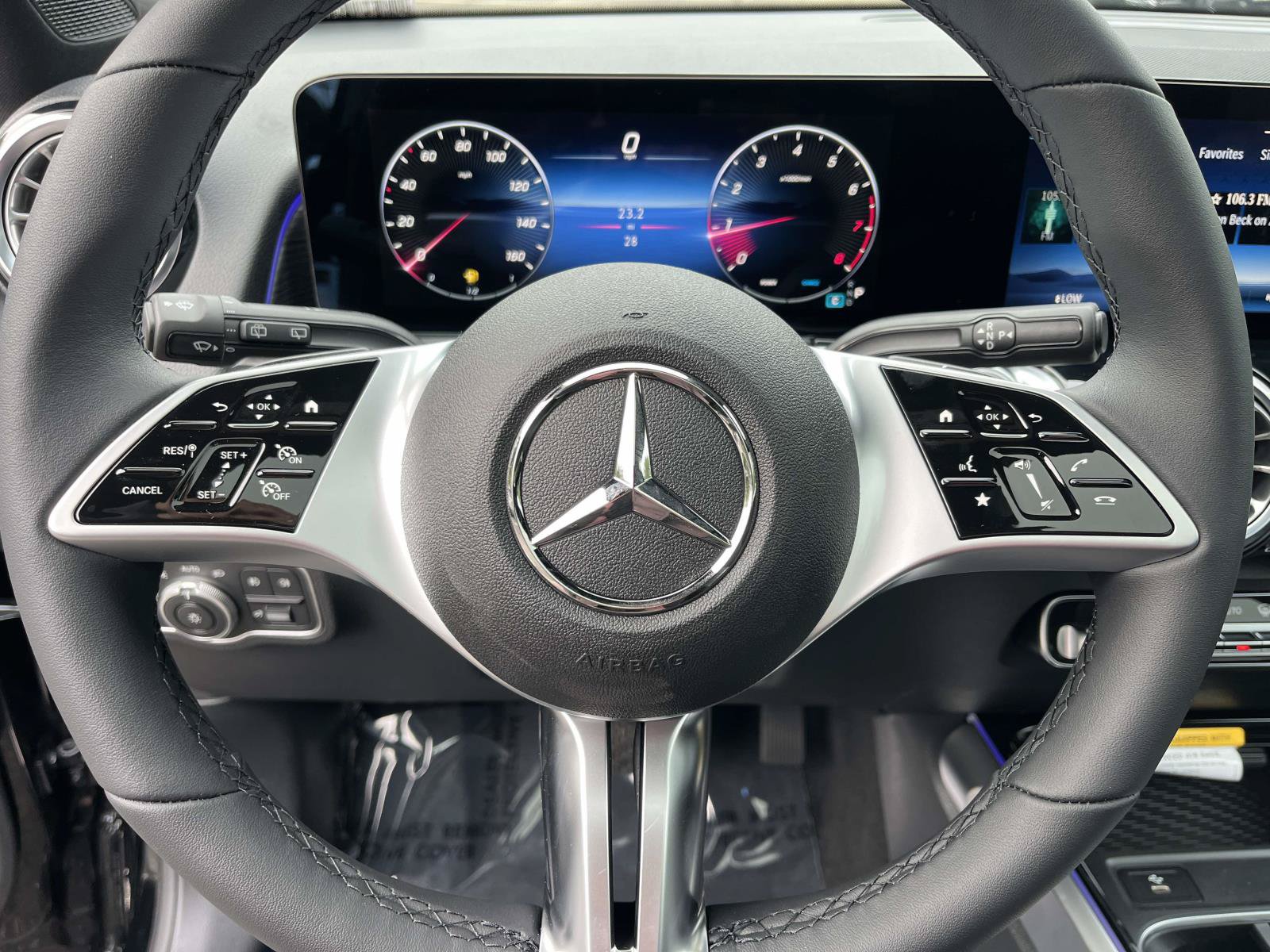 New 2026 Mercedes-Benz GLB 250 4MATIC image 18