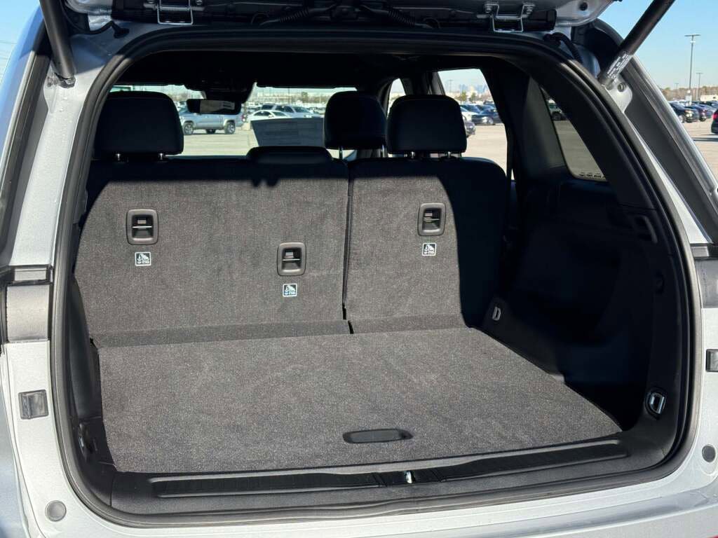 New 2026 Jeep Grand Cherokee Altitude image 18