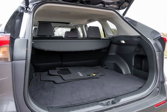 Used 2025 Toyota RAV4 XLE image 55