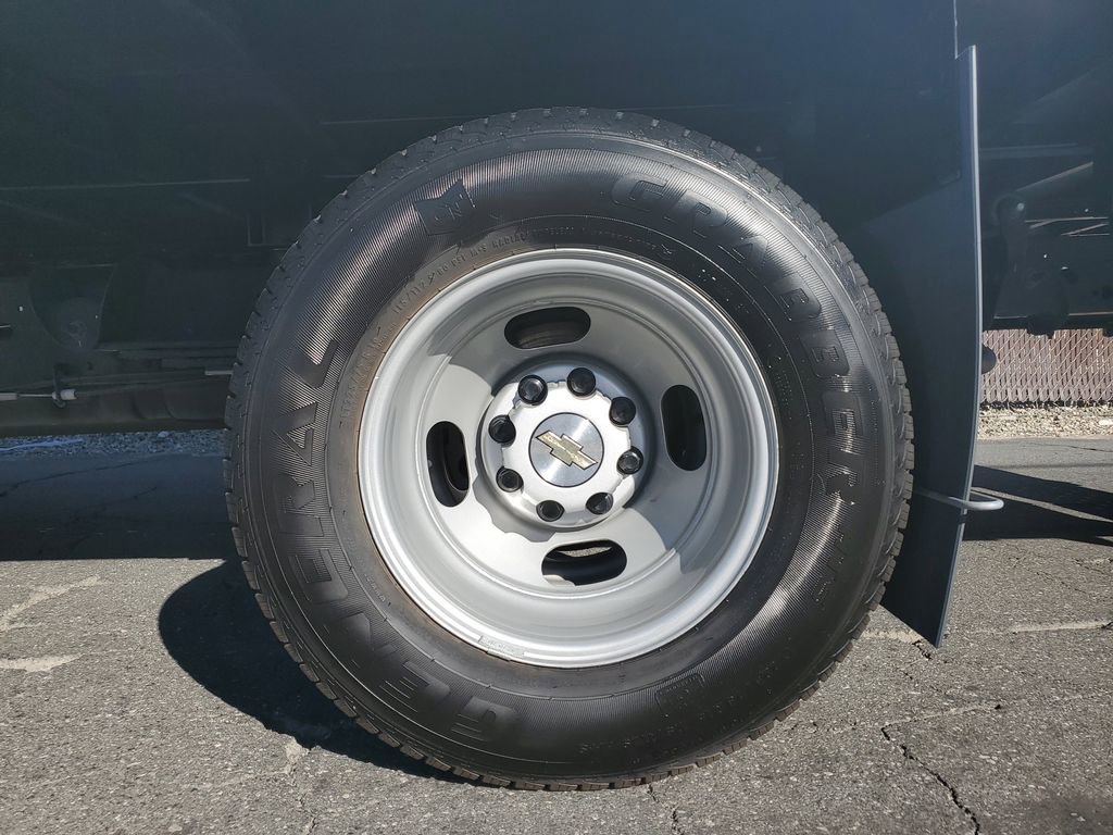 New 2025 Chevrolet Express 3500 w/ Power Convenience Package image 30