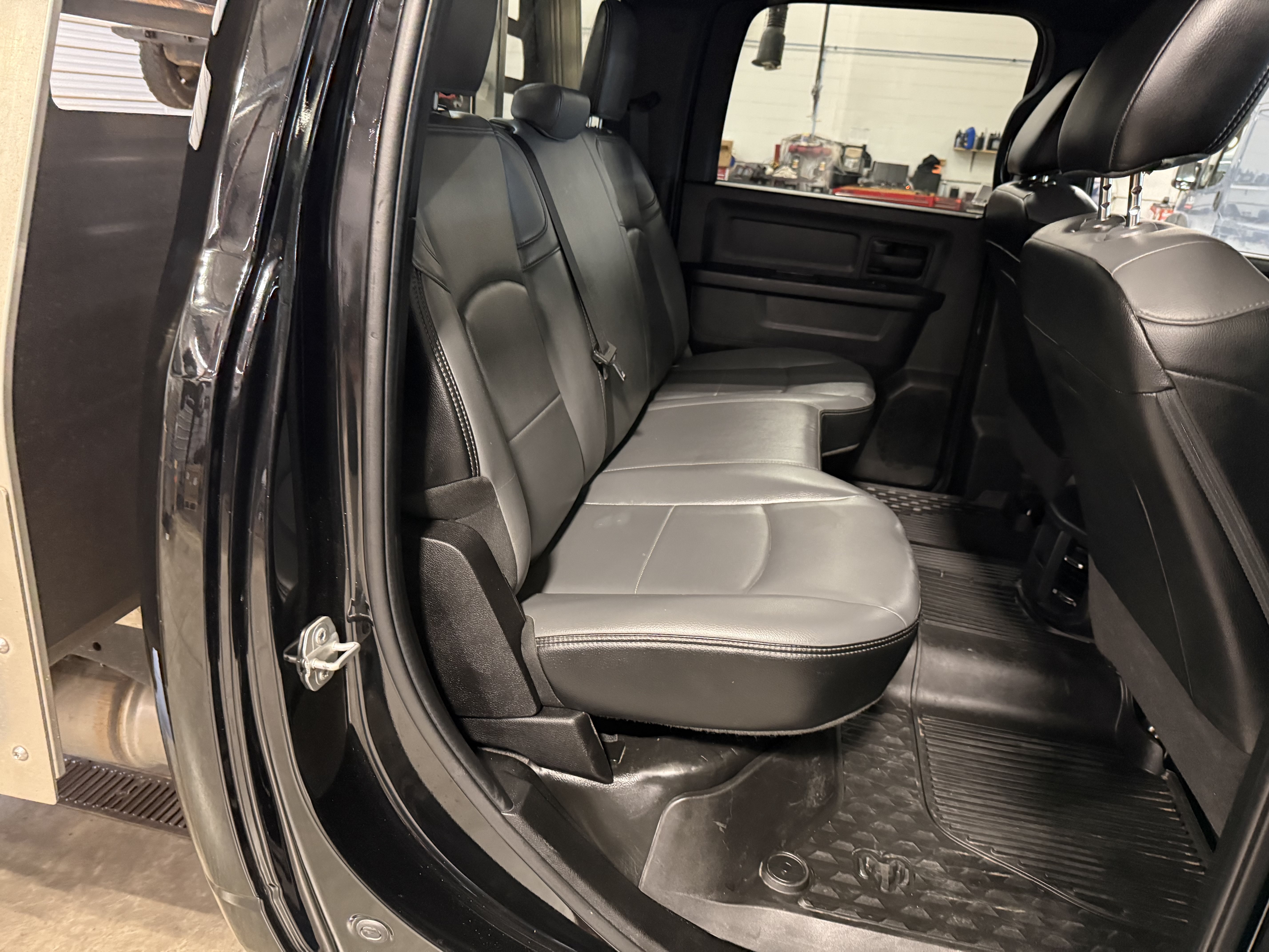 Used 2023 RAM 5500 Tradesman w/ Safety Group AWD/4WD image 14