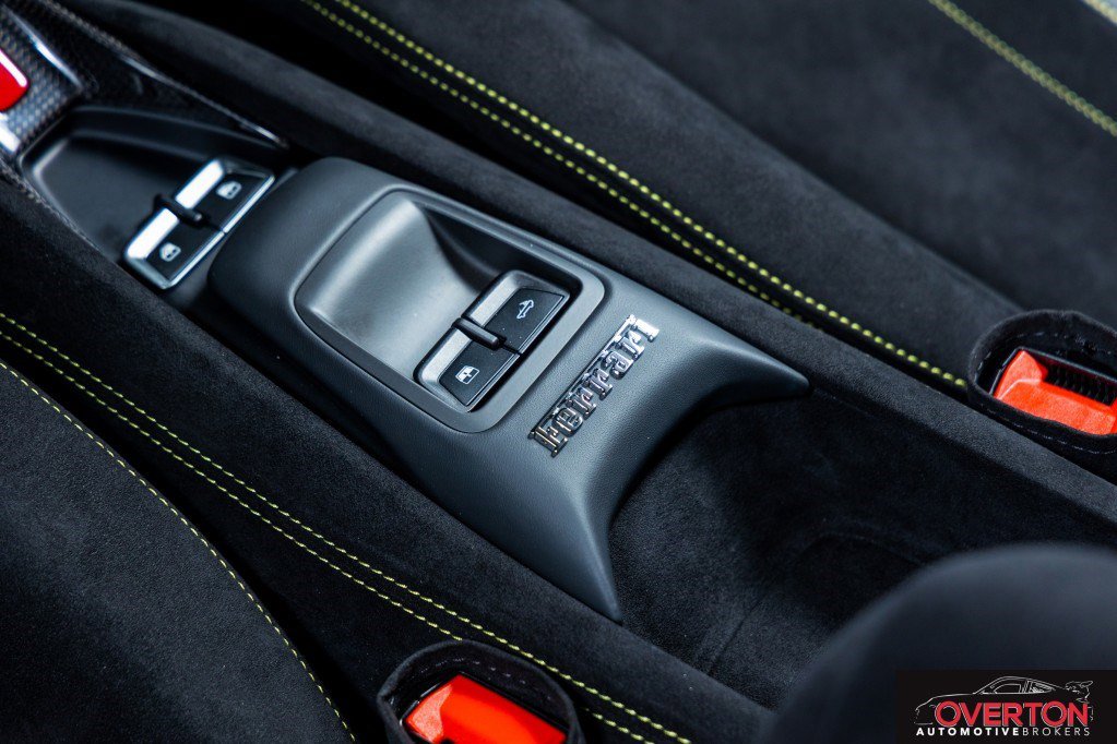 Used 2022 Ferrari F8 Tributo image 17