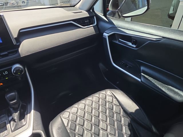 Used 2024 Toyota RAV4 XLE w/ Convenience Package image 14