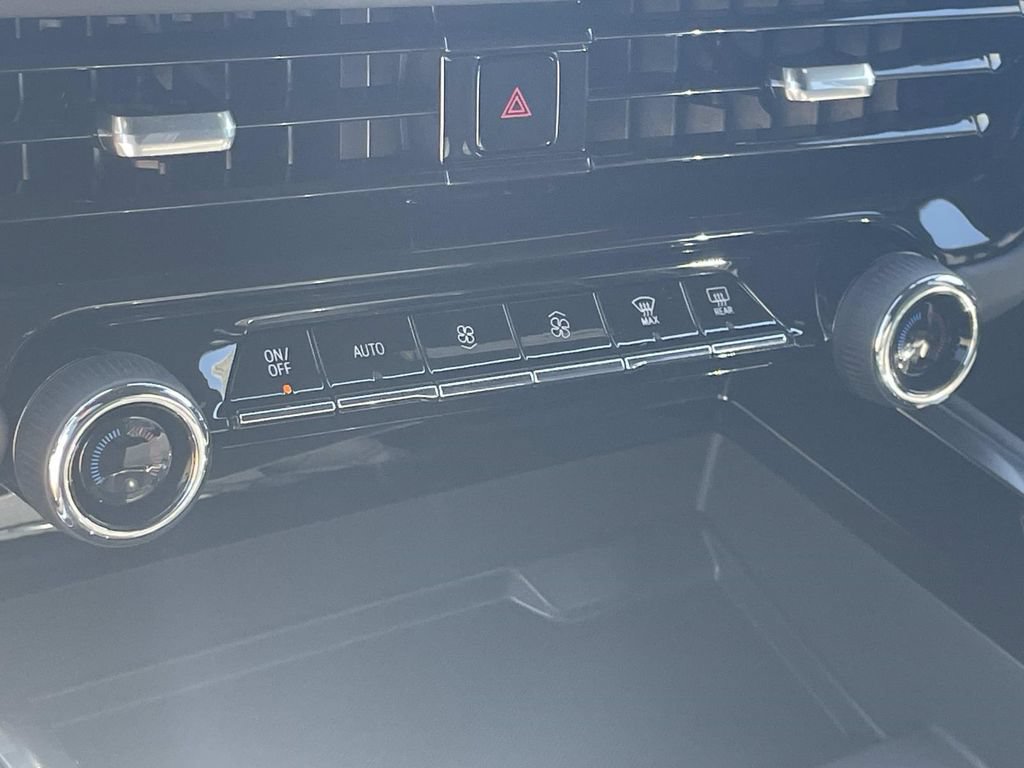 New 2026 Chevrolet Suburban LS w/ Max Trailering Package AWD/4WD image 19