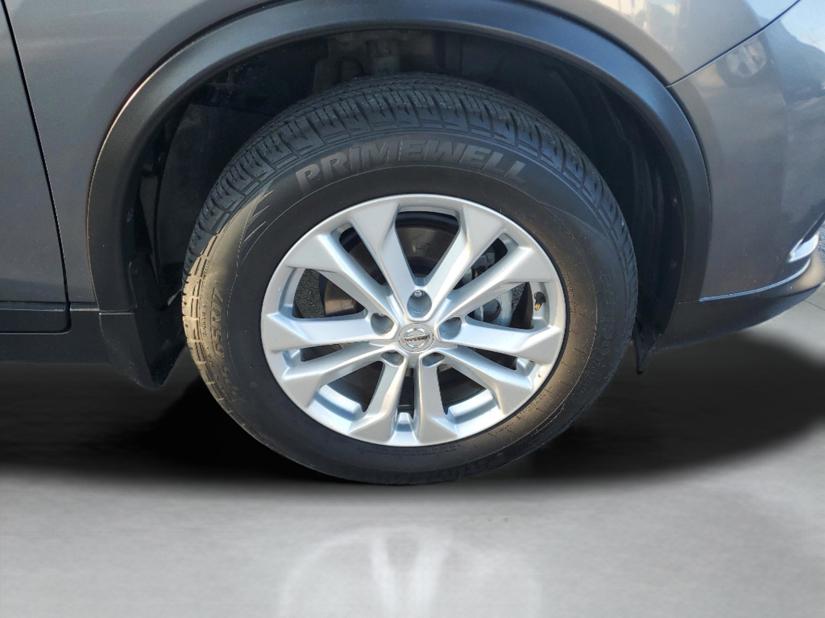 Used 2016 Nissan Rogue SV image 6