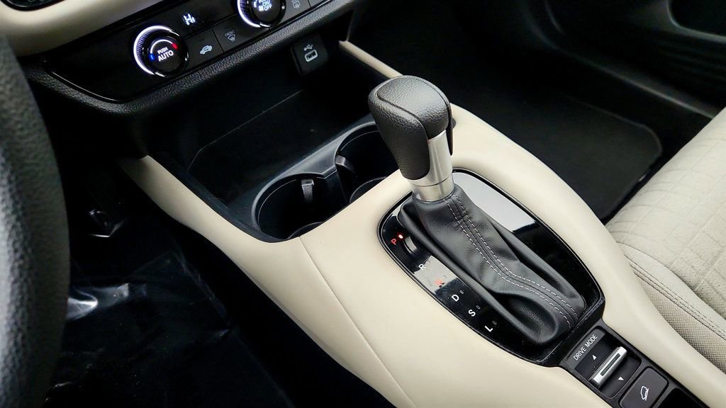 Used 2025 Honda HR-V LX image 16